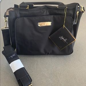 NWT Jujube Be Classy diaper bag tote Black